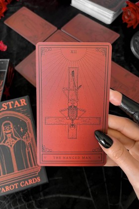  Cristales y herramientas de adivinación para el hogar | Cartas del Tarot Killstar [ROJO/NEGRO]